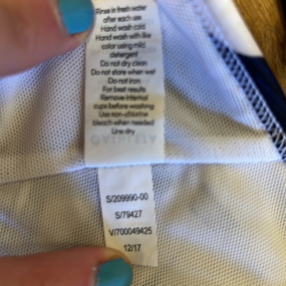 Athleta High Neck Bikini Top in a Print Size 34 D/DD - Picture 7 of 7